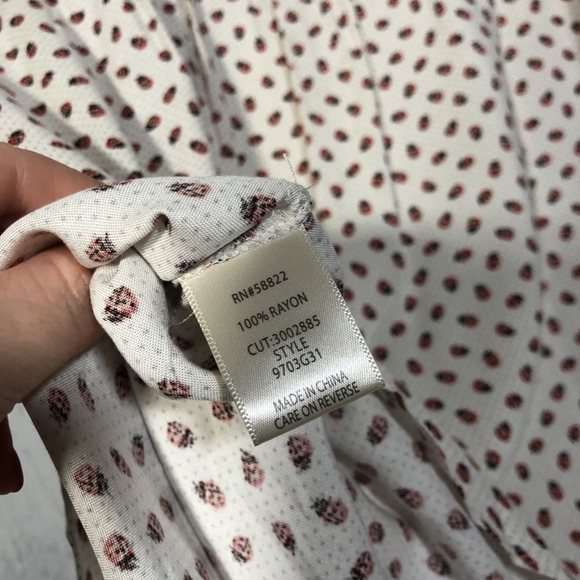 Max Studio Ivory  Short Sleeve Ladybug Print Sz M - Picture 8 of 8